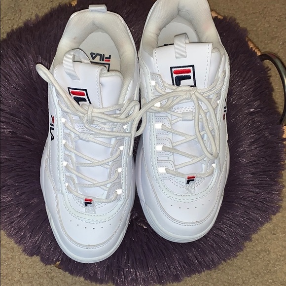 white shoes for girls fila